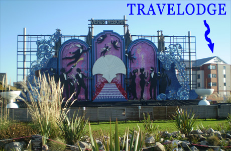  Blackpool Fountains With Travelodge Behind!